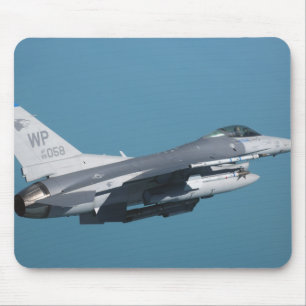 Tapis De Souris Un Faucon de combat F-16 en vol
