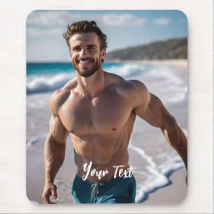 Tapis De Souris Un homme beau sur une plage