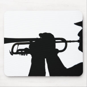 Tapis De Souris Un membre de service joue une chanson