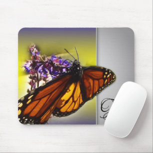 Tapis De Souris Un petit papillon doux (monogramme)