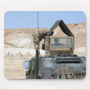 Tapis De Souris Un soldat instruit un soldat de l'armée irakienne