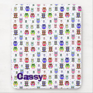 Tapis De Souris Un troupeau de chouettes caricaturales