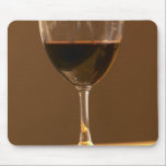 Tapis De Souris Un verre de rouge Château Belgrave au soleil -<br><div class="desc">COPYRIGHT Per Karlsson / SuperStock.com | EU09 PKA0702.jpg | Un verre de rouge Château Belgrave au soleil - Château Belgrave,  Haut-Médoc,  Grand Crus Classee 1855</div>