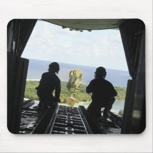 Tapis De Souris Une boîte de biens humanitaires