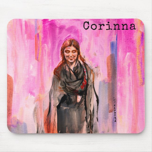 Tapis De Souris Une fille souriante en noir, arrière - plan rose (Devant)