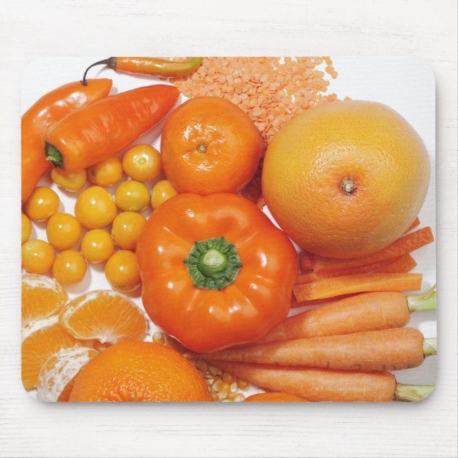 Tapis De Souris Une sélection de fruits et légumes orange. (Devant)