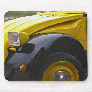 Tapis De Souris Une vieille Citroen 2CV 2 CV noire et jaune,