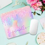 Tapis De Souris Unicorn parties scintillant rose brillant rose or<br><div class="desc">Une tendance irisée, arrière - plan avec des couleurs pastel unicorne et arc-en-ciel rose, violet, or rose, vert menthe. Décoré avec des gouttes de parties scintillant en or rose, rose, violet et une licorne de couleur arc-en-ciel. Lettres violettes. Personnalisez et ajoutez votre nom écrit avec un script de style à...</div>