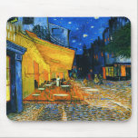 Tapis De Souris Van Gogh Café Terrace Souris Pad<br><div class="desc">Panier à souris Van Gogh Café Terrace. Peinture à l'huile sur toile de 1888. Le Café Terrace Place du Forum Arles, le paysage nocturne le plus célèbre de Van Gogh, illustre parfaitement la vie nocturne française de la fin du XIXe siècle. Un grand cadeau pour les amateurs de van Gogh,...</div>