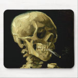 Tapis De Souris Van Gogh Fumer du squelette<br><div class="desc">Souris avec peinture à l’huile de Vincent van Gogh Crâne d’un squelette avec cigarette brûlante (1885-86). Un grand cadeau pour les amateurs de post-impressionnisme et d'art hollandais !</div>