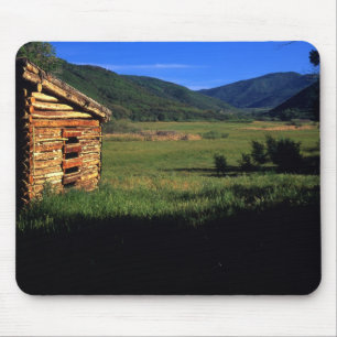 Tapis De Souris Vieille ferme en rondins près de Park City, Utah.