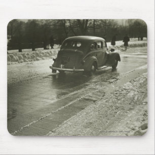 Tapis De Souris Voiture sur la route