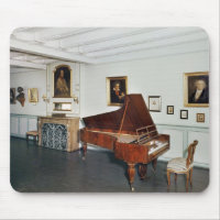Vue d'une salle avec un piano à queue