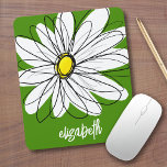 Tapis De Souris Whimsical Daisy - avocado vert nom de script tenda<br><div class="desc">Un dessin zen et fantaisiste d'une marguerite. Les lignes modernes sont dessinées à la main et comprennent des pétales blancs et un centre jaune pour la fleur. L'arrière - plan est un vert vif - et le nom est un script tendance en blanc. Vous pouvez ajouter un nom, un monogramme...</div>