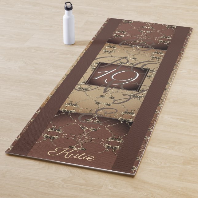 Tapis De Yoga 19e anniversaire Mariage bronze foncé Monogramme (En situation)