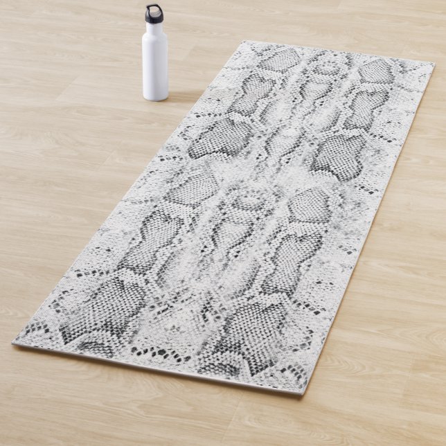 Tapis de Yoga à Impression de Peau de Serpent Pyth (En situation)