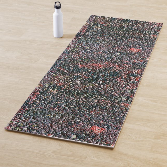 tapis de yoga à remuer à la canneberge (En situation)