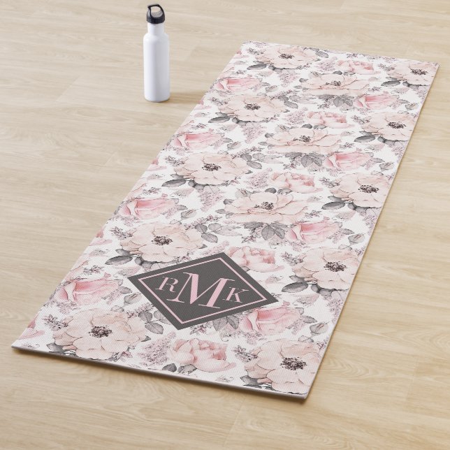 Tapis De Yoga Ajoutez votre motifs roses du monogramme | et gris (En situation)
