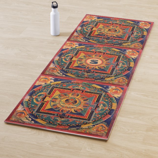 Tapis De Yoga Amitayus Mandala Thangka avec Monogram (En situation)