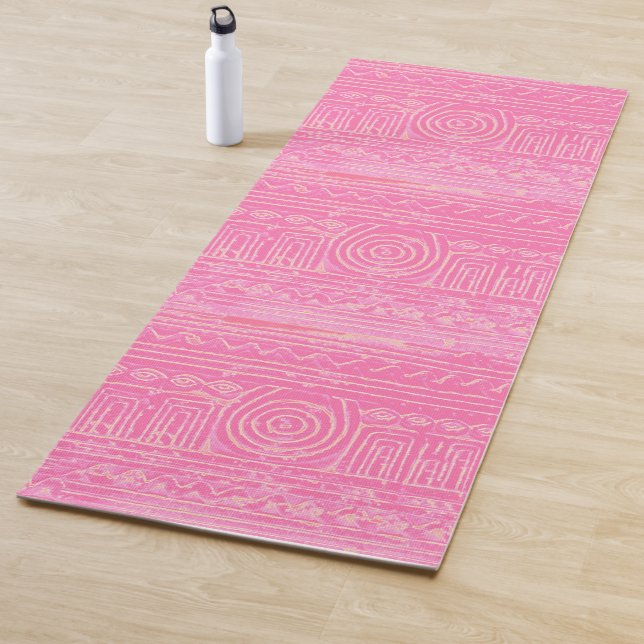 Tapis De Yoga Ancien Motif mésopotamien sumérien rose (En situation)