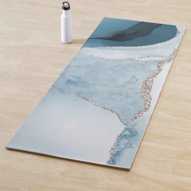 Tapis De Yoga Aquarelle Agate, Ardoise Bleu Faux Veines Argent (En situation)