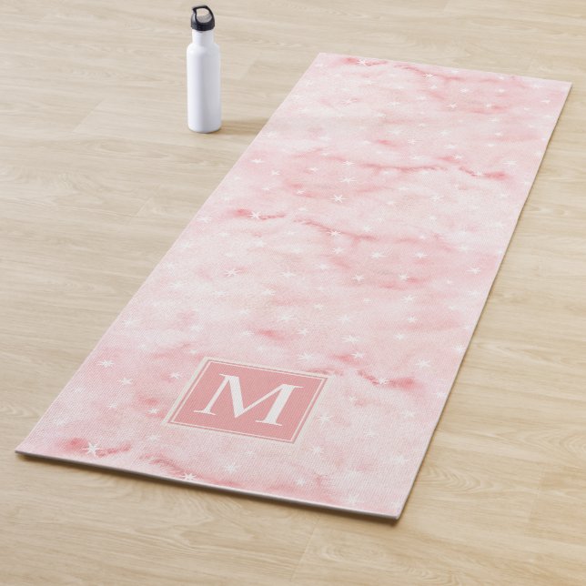 Tapis De Yoga Aquarelle féminine Rose or et étoiles Monogramme (En situation)