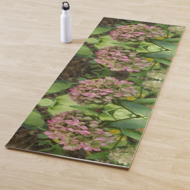 Tapis De Yoga Autumn Hydrangea Bloom avec Golden Hosta Feuilles (En situation)