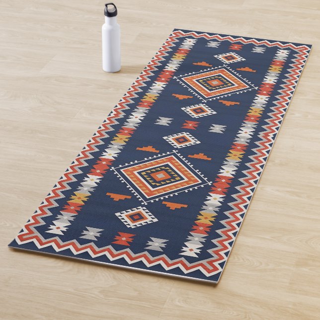 Tapis De Yoga Azure Navy and Terracotta Geometric Tribal (En situation)