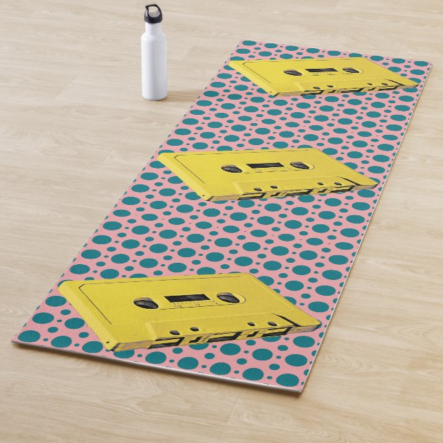 Tapis De Yoga Bande de la casquette jaune Pop Art (En situation)
