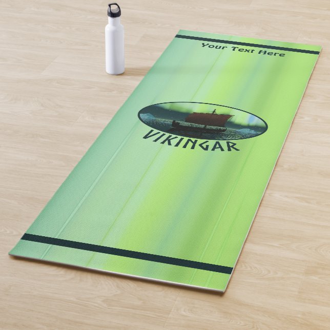 Tapis De Yoga Bateau Viking Sous Lumière Du Nord (En situation)