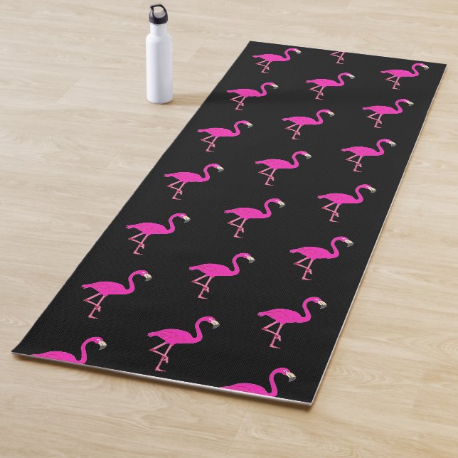 Tapis De Yoga Beaux flamants sur fond noir (En situation)
