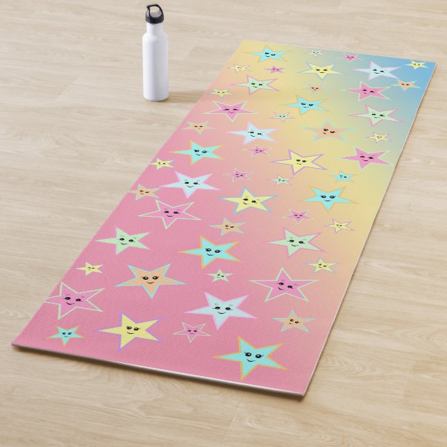 Tapis De Yoga Belles étoiles avec des visages aux couleurs paste (En situation)