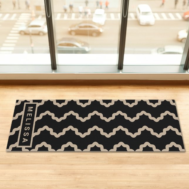 Tapis De Yoga Black And Beige Modern Minimal Wavy Lines And Name (Disclaimer: This image is a digital mockup.)