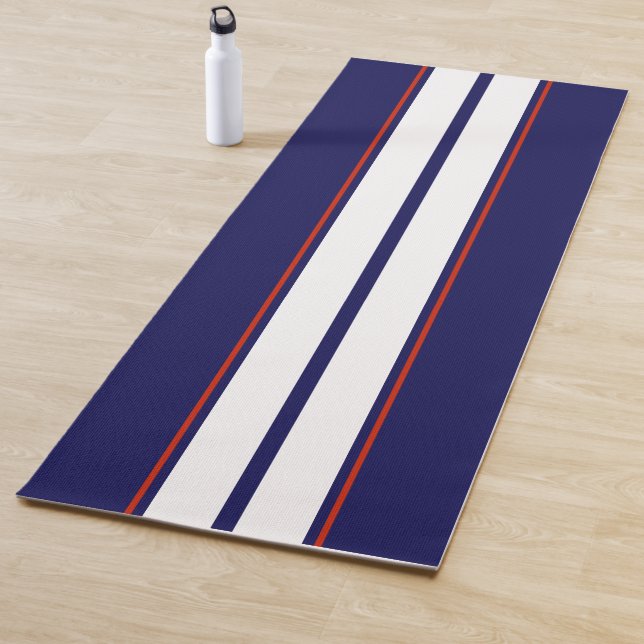 Tapis De Yoga Bleu, blanc et rouge Classy (En situation)