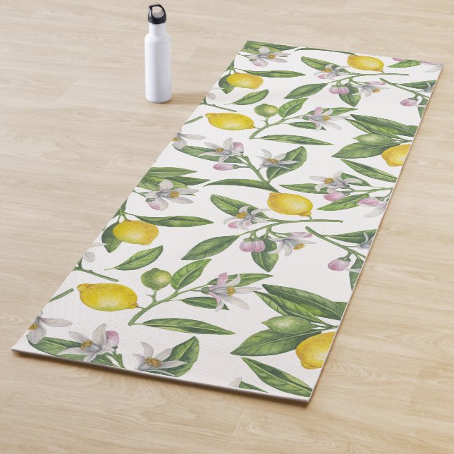 Tapis De Yoga Branches de citron avec fleurs et fruits sur blanc (En situation)