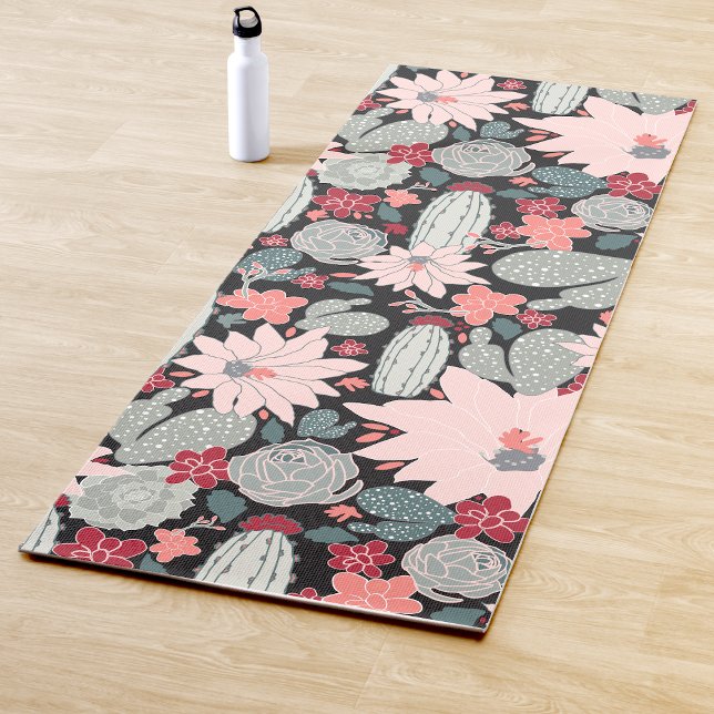 Tapis De Yoga Cactus Succulent Plante Mint rose Brown (Cactus Succulent Plants Pink Mint Brown Yoga Mat from Jenn's Emporium. )