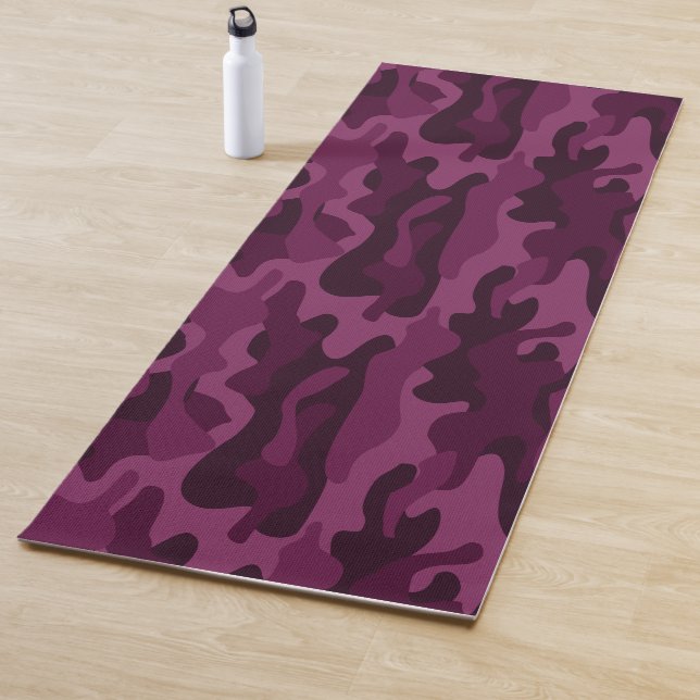 Tapis De Yoga Camo de couleur violette tyrienne (En situation)