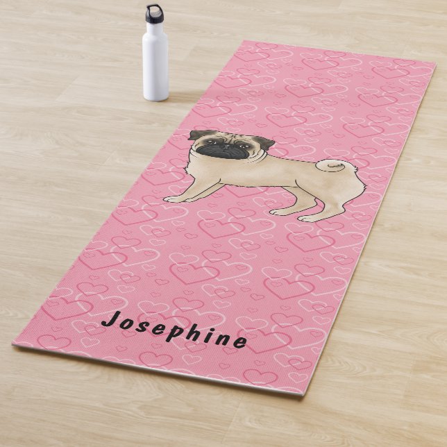 Tapis De Yoga Carlin Fun Chien Cute Mops Et Coeurs Rose Avec Nom (En situation)