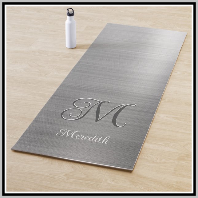 Tapis De Yoga Chic Personnalisé Monogramme Gris Brossé Script Mé (Créateur téléchargé)