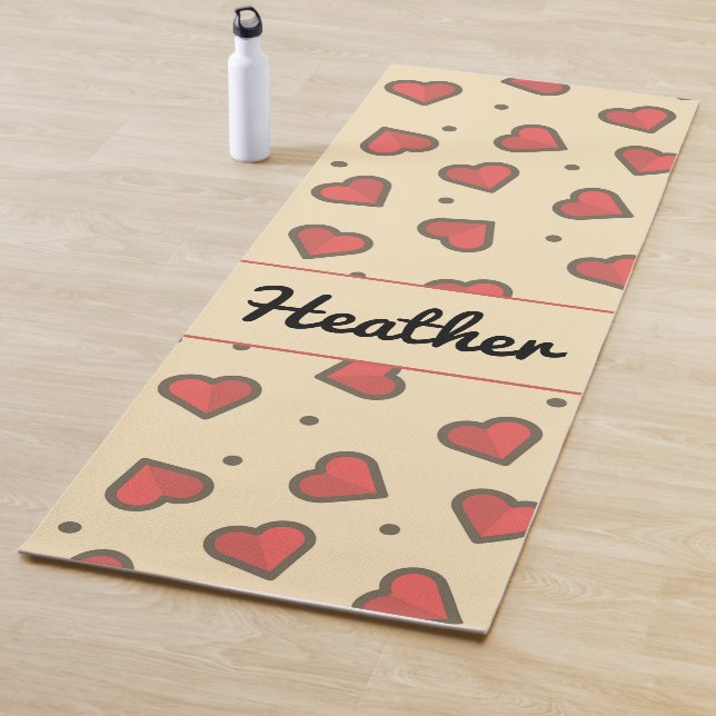 Tapis De Yoga Coeurs rouges et points noirs (En situation)