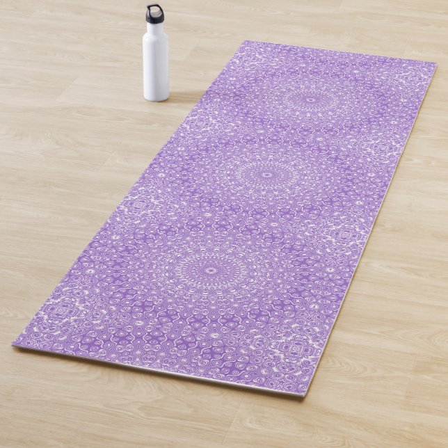 Tapis De Yoga Conception de motif de mandala améthyste (En situation)