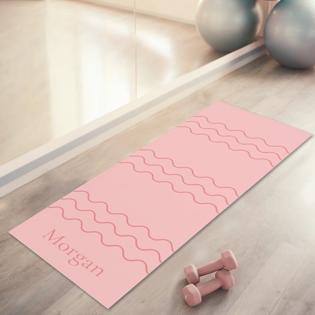 Tapis De Yoga Coral Pink Modern Wavy Lines With Custom Name (Disclaimer: This image is a digital mockup.)