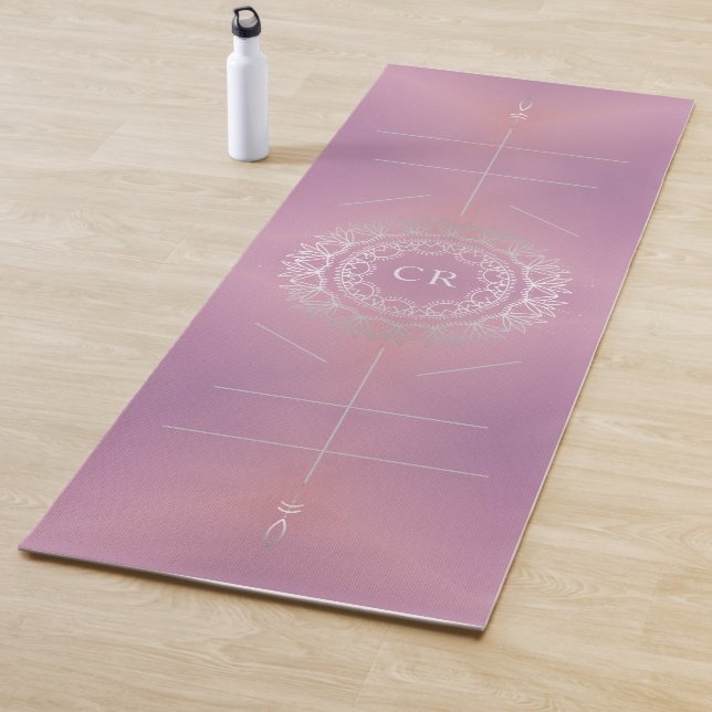 Tapis De Yoga Cravate-Dye violet, Mandala Floral Argent, Alignem (En situation)