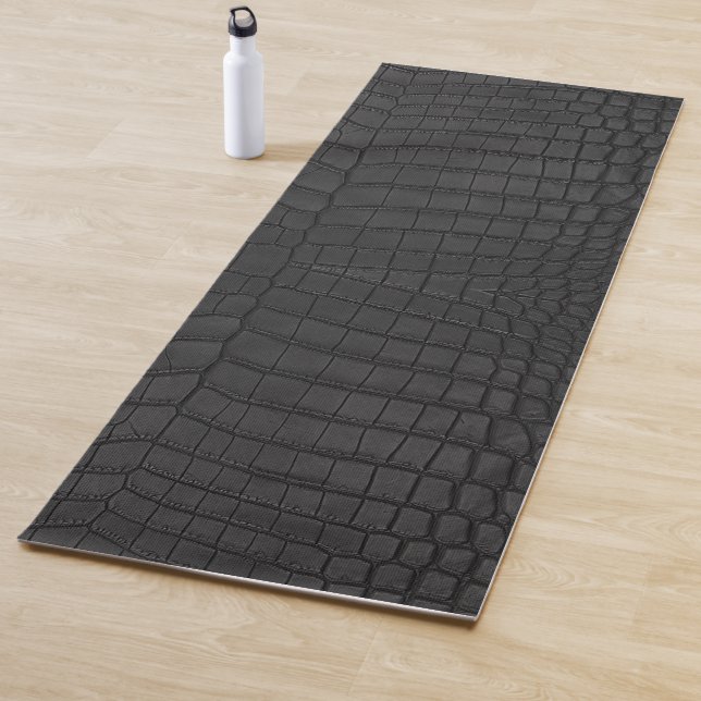 Tapis De Yoga Crocodile noir en cuir imprimé (En situation)
