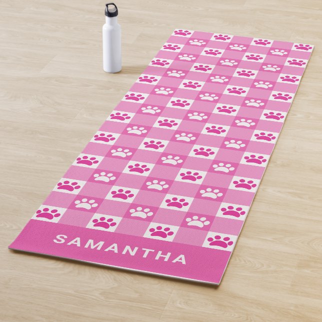 Tapis De Yoga Cute rose blanc En vichy Empreintes de pattes pers (En situation)