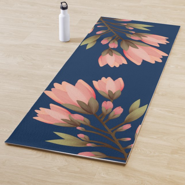 Tapis de yoga de fleurs romantiques vertes et rose (En situation)