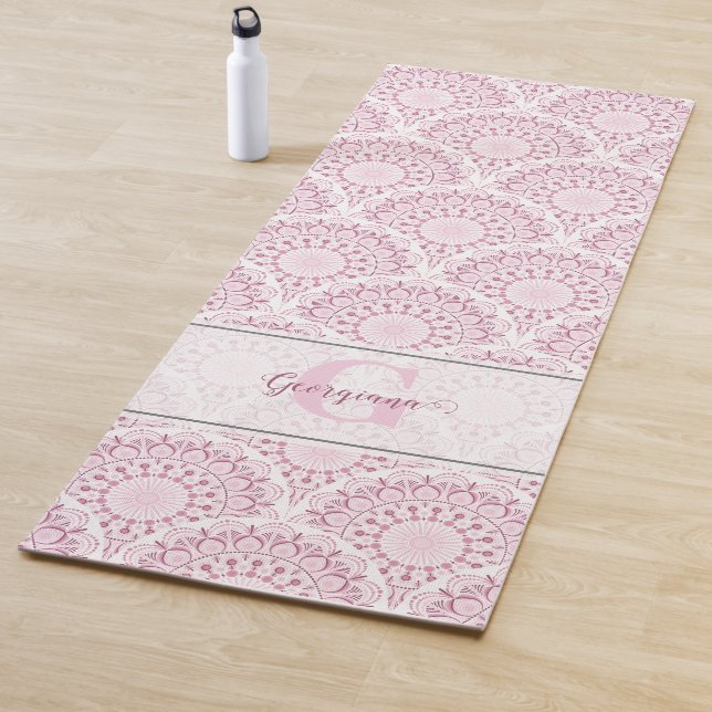 Tapis De Yoga Dentelle de Confetti Rose Art Déco personnalisée M (En situation)