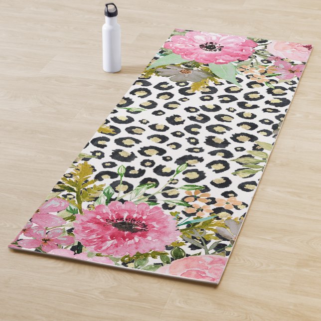 Tapis De Yoga Design Empreinte de léopard et floral élégant (En situation)