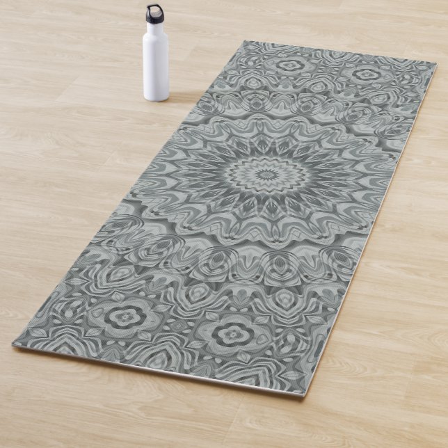 Tapis De Yoga Design Motif en gris et argent Mandala (En situation)