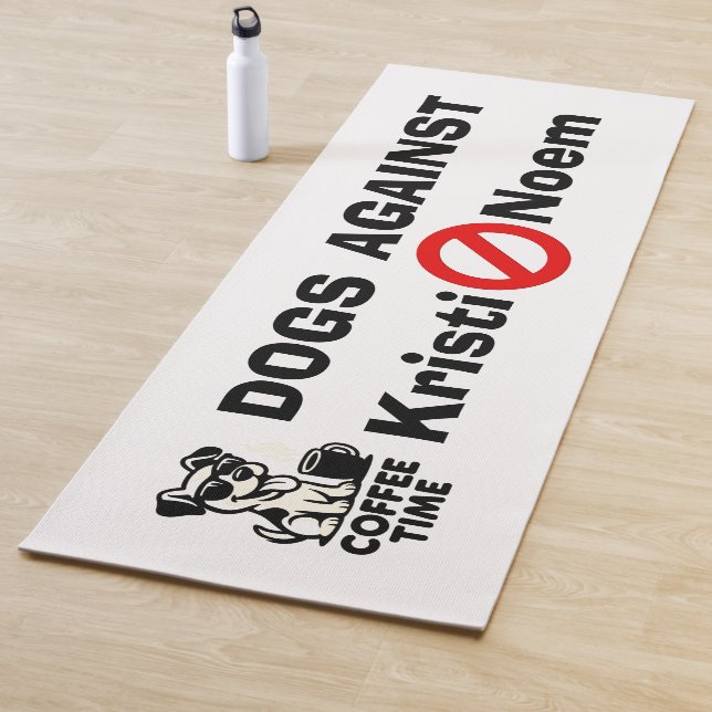 Tapis De Yoga Dogs Against Kristi Noem Yoga Mat (En situation)